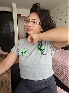 Thaliacooper  online show from 02-10-26, 05:06