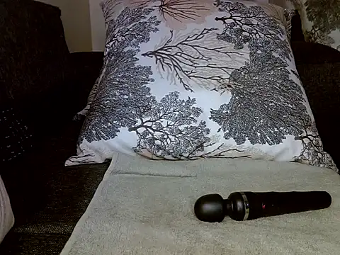 Snapshot of Oliviia_ chatting on 12-15-24, 02:05 Oliviia  online show from 12-15-24, 02:05
