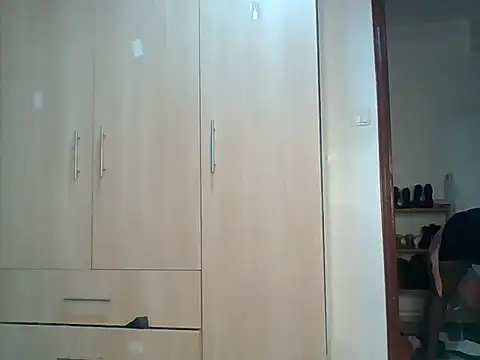 Snapshot of Oliviia_ chatting on 10-04-25, 08:29 Oliviia  online show from 10-04-25, 08:29