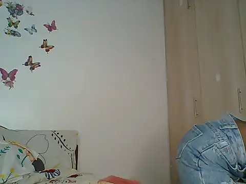 Snapshot of Oliviia_ chatting on 10-16-25, 03:02 Oliviia  online show from 10-16-25, 03:02