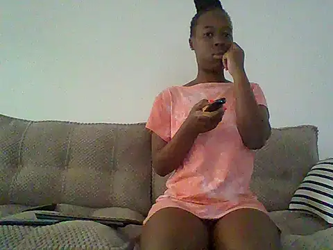 Snapshot of Oliviia_ chatting on 10-19-25, 04:46 Oliviia  online show from 10-19-25, 04:46