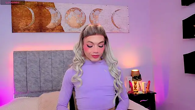 Megan Do Santos online show from 10-24-25, 03:52