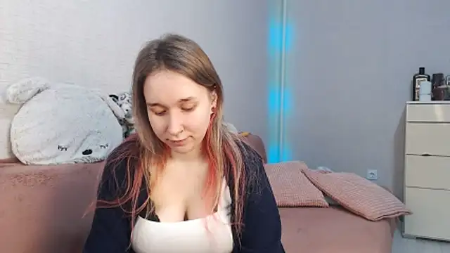 lovely hayley online show from 02-10-26, 09:19