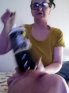 Snapshot of Rozpolcena chatting on 03-26-26, 12:17 Rozpolcena online show from 03-26-26, 12:17