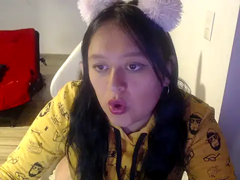 Snapshot of Dahiana_Rous chatting on 02-04-26, 02:45 Dahiana Rous online show from 02-04-26, 02:45