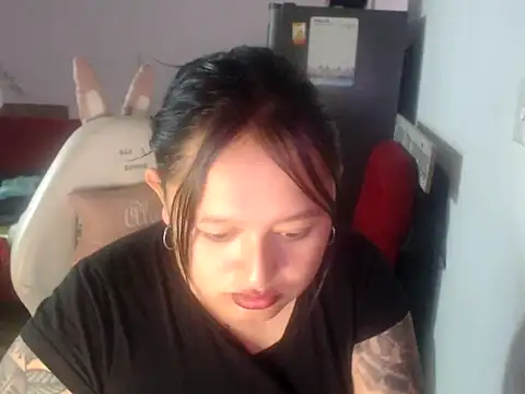 Snapshot of Dahiana_Rous chatting on 02-16-26, 01:40 Dahiana Rous online show from 02-16-26, 01:40