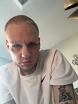 Snapshot of VixyGang chatting on 02-15-26, 10:06 VixyGang online show from 02-15-26, 10:06