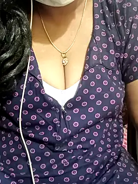 Snapshot of Aishu-tamil09 chatting on 02-28-25, 05:37 Aishu-tamil09 online show from 02-28-25, 05:37