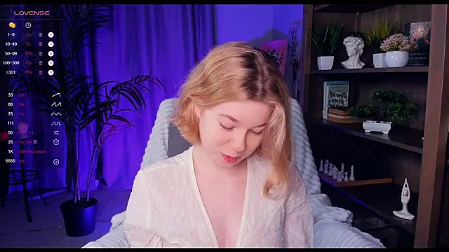PollyHathor online show from 12-26-24, 09:37