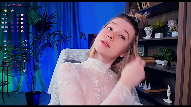 PollyHathor online show from 01-31-25, 09:37