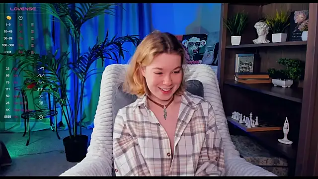 PollyHathor online show from 02-03-25, 09:29
