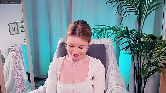 PollyHathor online show from 02-14-25, 09:43