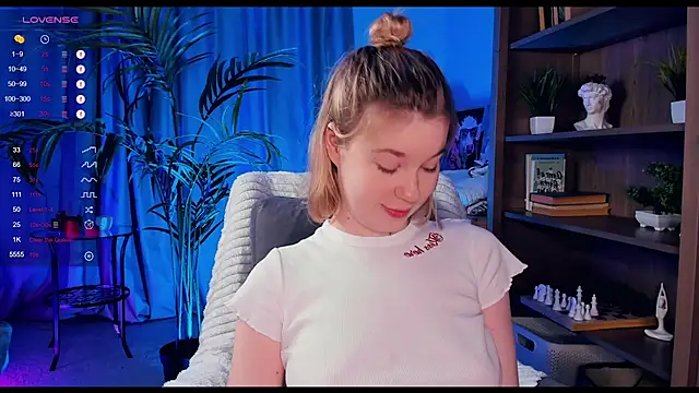 PollyHathor online show from 02-22-25, 01:22