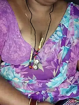 Snapshot of Latha-Hyd chatting on 09-25-25, 04:05 Latha-Hyd online show from 09-25-25, 04:05