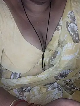 Snapshot of Latha-Hyd chatting on 10-04-25, 03:48 Latha-Hyd online show from 10-04-25, 03:48