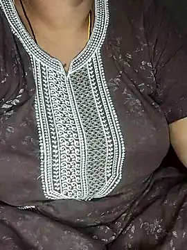 Snapshot of Latha-Hyd chatting on 10-10-25, 02:10 Latha-Hyd online show from 10-10-25, 02:10