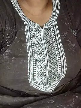 Snapshot of Latha-Hyd chatting on 10-18-25, 11:11 Latha-Hyd online show from 10-18-25, 11:11