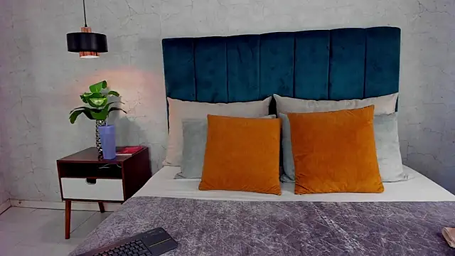 Luna18Pink online show from 03-28-26, 12:49