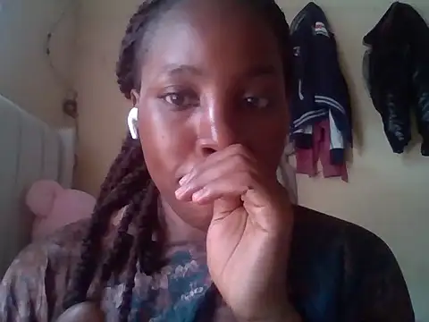 Queen loveer online show from 11-04-25, 10:58