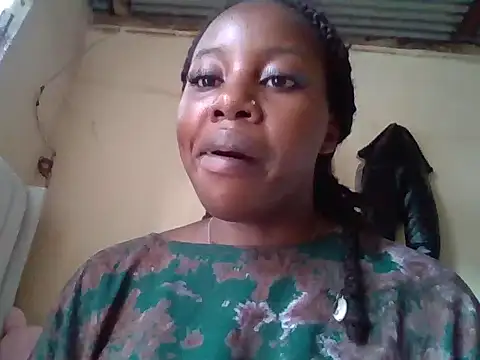 Queen loveer online show from 11-23-25, 08:47