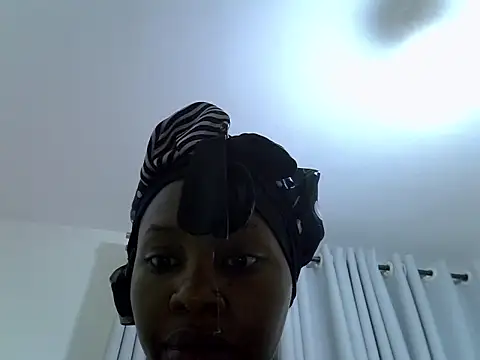 Queen loveer online show from 03-24-26, 03:22