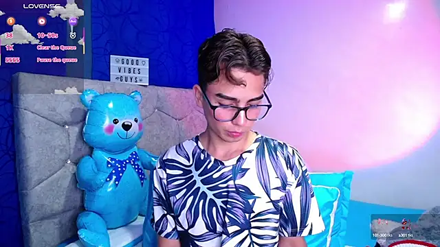 OwenBluee online show from 02-25-25, 07:09