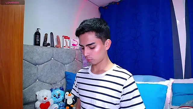 OwenBluee online show from 09-23-25, 10:35