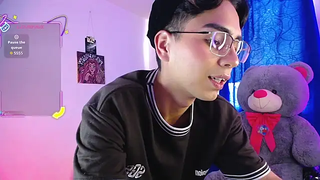 OwenBluee online show from 07-12-26, 03:03