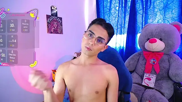OwenBluee online show from 07-14-26, 06:24
