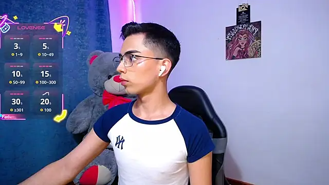 OwenBluee online show from 08-06-26, 02:08
