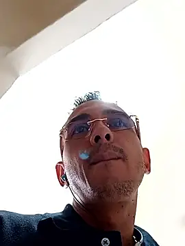 Snapshot of paisa233 chatting on 09-18-25, 03:03 paisa233 online show from 09-18-25, 03:03