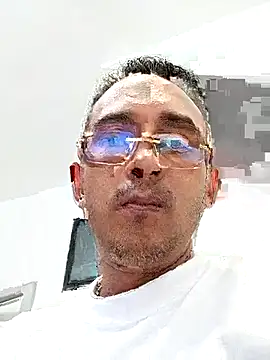 Snapshot of paisa233 chatting on 10-29-25, 10:33 paisa233 online show from 10-29-25, 10:33