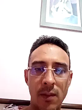 Snapshot of paisa233 chatting on 10-31-25, 02:12 paisa233 online show from 10-31-25, 02:12