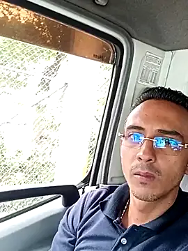 Snapshot of paisa233 chatting on 11-27-25, 03:36 paisa233 online show from 11-27-25, 03:36