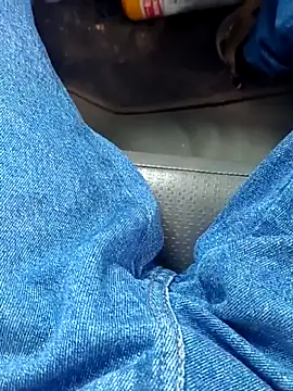 Snapshot of paisa233 chatting on 12-15-25, 04:11 paisa233 online show from 12-15-25, 04:11