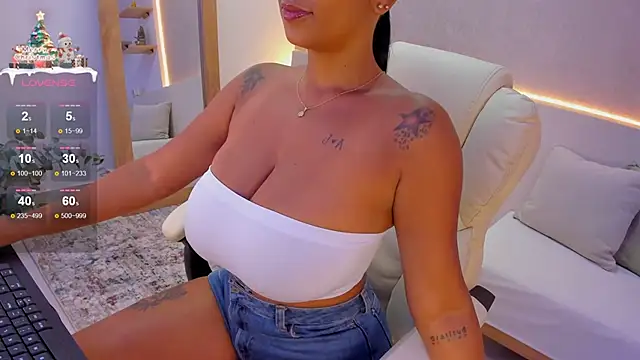 Snapshot of anahi_ryan_ chatting on 12-22-24, 02:06 anahi ryan online show from 12-22-24, 02:06