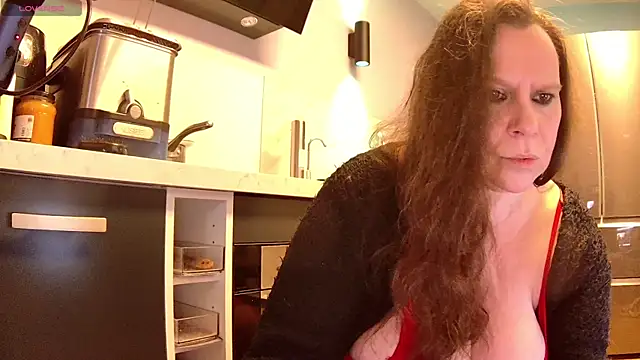 Snapshot of Endrocleia chatting on 12-03-25, 11:25 Endrocleia online show from 12-03-25, 11:25