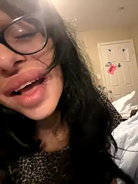 myloveforyouu online show from 11-19-25, 01:22