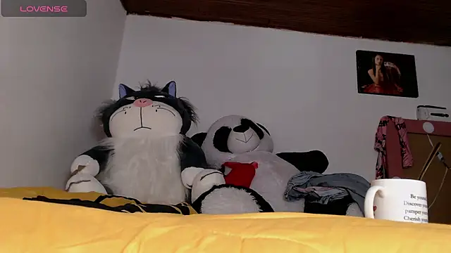 Snapshot of minene_mikami chatting on 11-21-25, 05:11 minene mikami online show from 11-21-25, 05:11