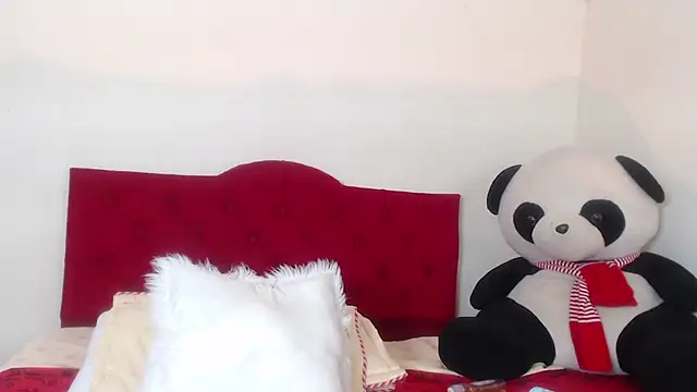 Luluu 08 online show from 02-15-25, 08:11