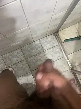 Snapshot of gomespauz chatting on 02-17-25, 12:32 gomespauz online show from 02-17-25, 12:32