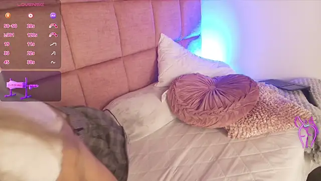 Snapshot of mariablonde_ chatting on 03-09-25, 09:46 mariablonde online show from 03-09-25, 09:46