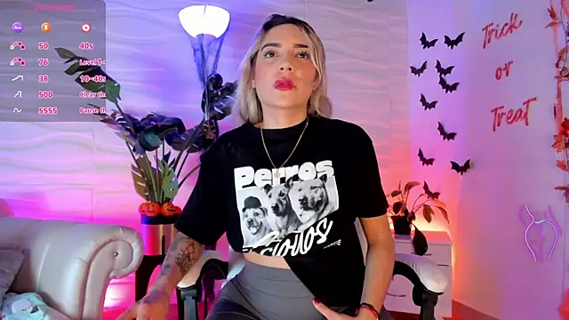 Snapshot of mariablonde_ chatting on 10-20-25, 09:37 mariablonde online show from 10-20-25, 09:37