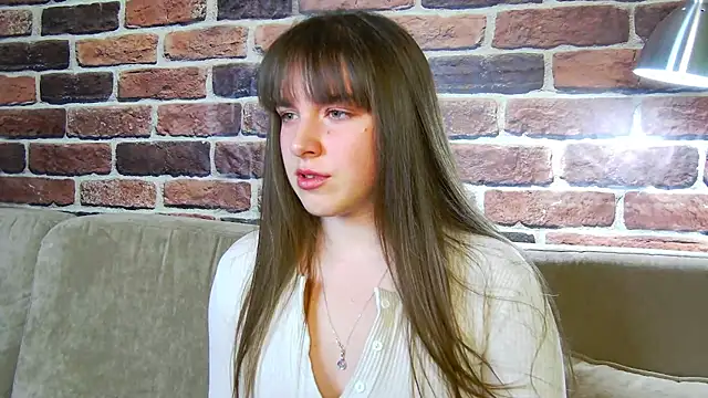 Snapshot of Sofia_Hugs chatting on 10-28-25, 06:43 Sofia Hugs online show from 10-28-25, 06:43