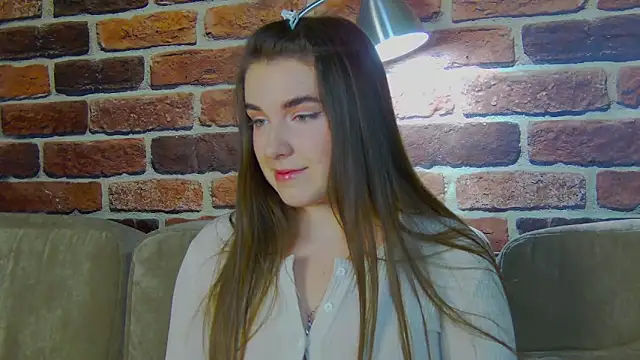 Snapshot of Sofia_Hugs chatting on 02-09-26, 06:01 Sofia Hugs online show from 02-09-26, 06:01