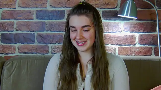 Snapshot of Sofia_Hugs chatting on 03-06-26, 05:42 Sofia Hugs online show from 03-06-26, 05:42