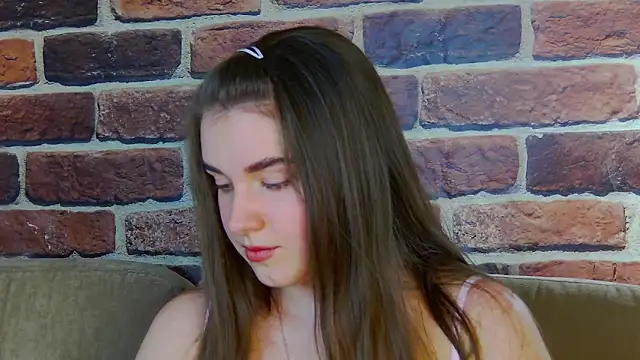 Snapshot of Sofia_Hugs chatting on 03-21-26, 05:16 Sofia Hugs online show from 03-21-26, 05:16