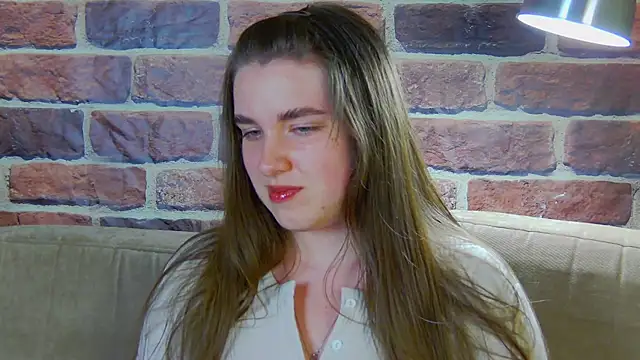 Snapshot of Sofia_Hugs chatting on 04-19-26, 05:45 Sofia Hugs online show from 04-19-26, 05:45