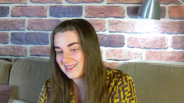 Snapshot of Sofia_Hugs chatting on 05-16-26, 06:17 Sofia Hugs online show from 05-16-26, 06:17