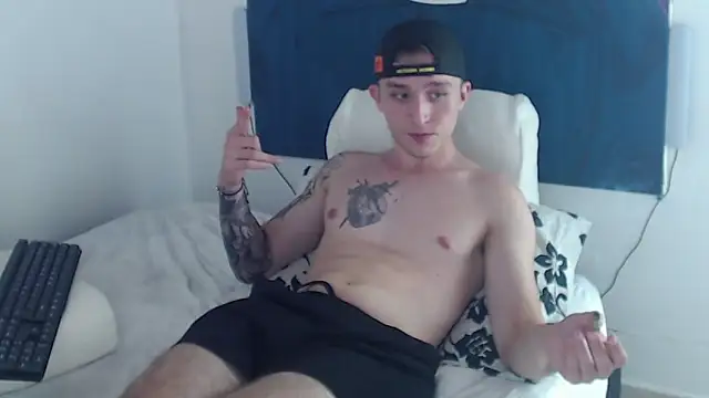 Snapshot of Dylanwhite23_ chatting on 01-03-25, 04:33 Dylanwhite23 online show from 01-03-25, 04:33